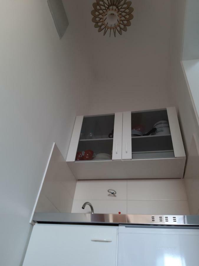 studio apartman Lady Appartamento Njivice Esterno foto