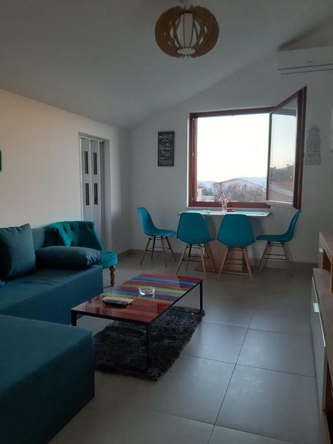 studio apartman Lady Appartamento Njivice Esterno foto