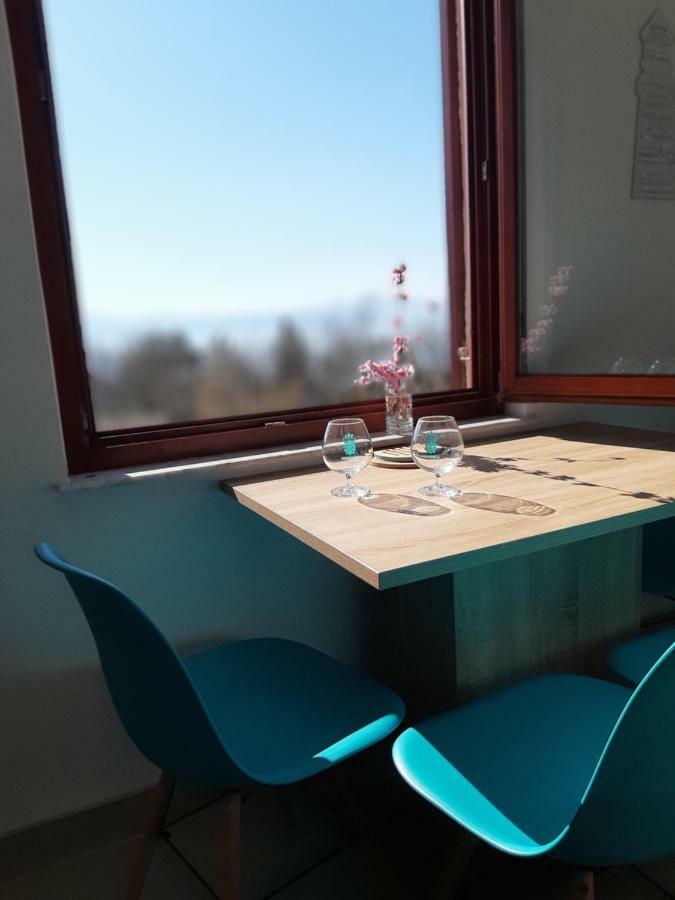 studio apartman Lady Appartamento Njivice Esterno foto